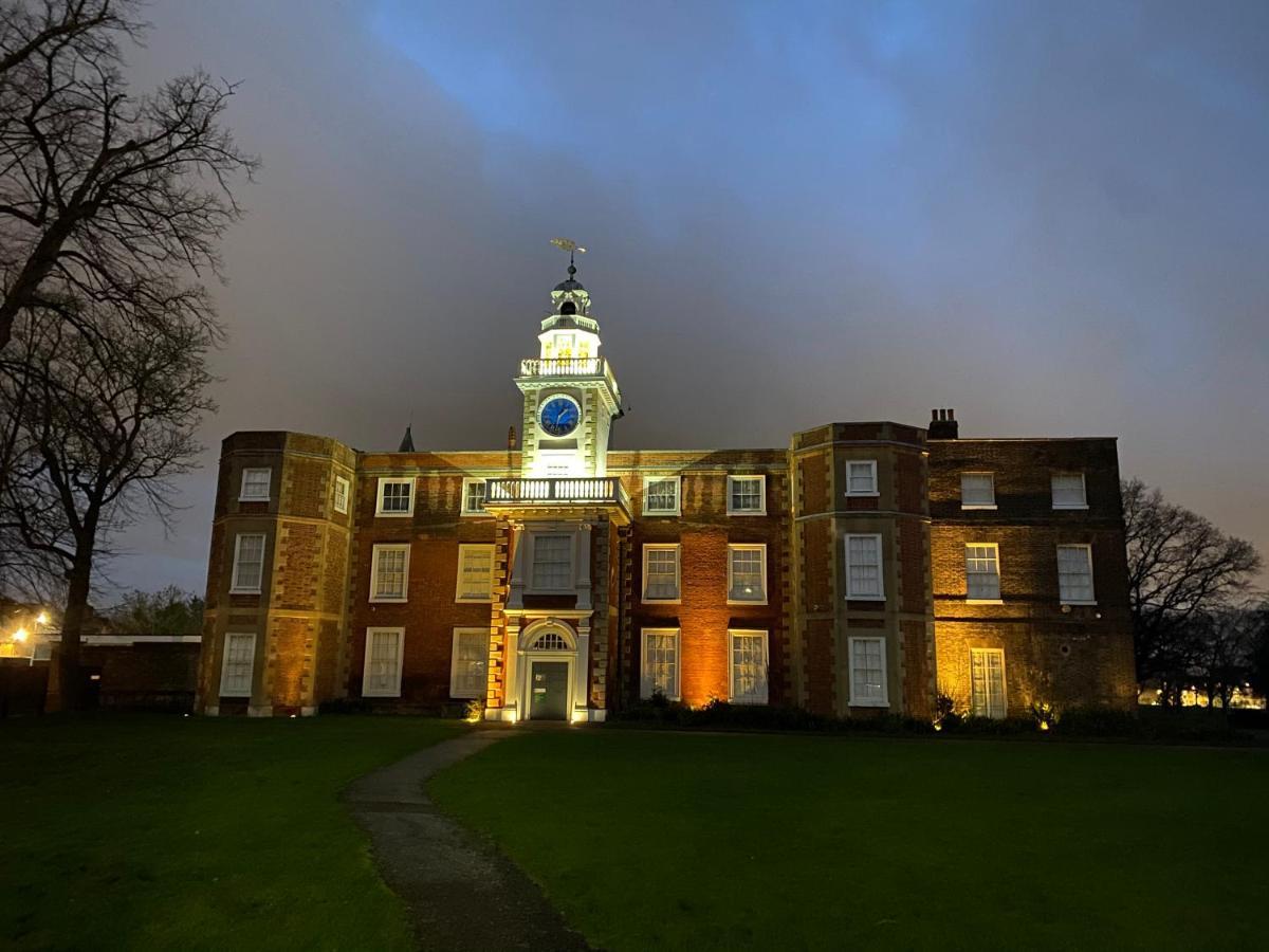 35 Mins To Central London. 3 Bedrooms. 2 Bathrooms With Garden Extérieur photo