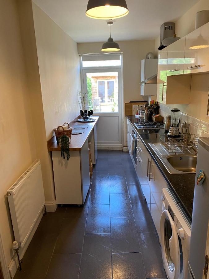 35 Mins To Central London. 3 Bedrooms. 2 Bathrooms With Garden Extérieur photo